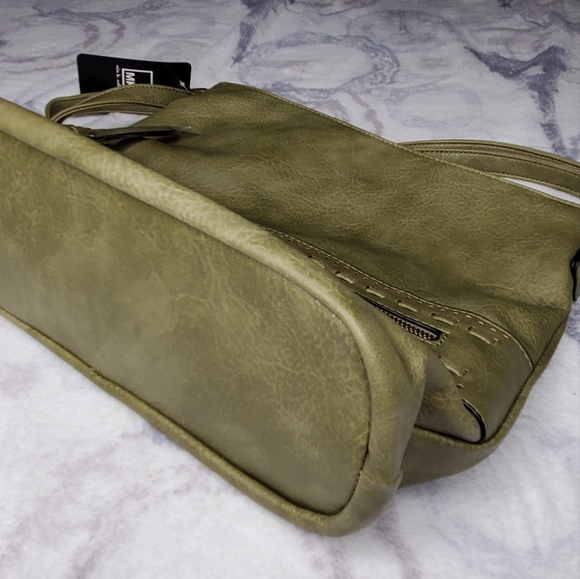 High Quality Pebbled Vegan Leather Purse - Picture 6 of 15